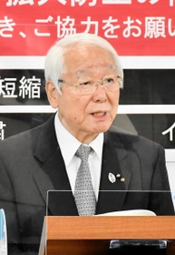 緊急事態宣言の解除要請について説明する兵庫県の井戸敏三知事＝２２日午後、県庁（撮影・藤井伸哉）