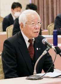 全国知事会で発言する井戸敏三知事＝２７日午前、大阪市内