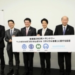 会見する（左から）中村卓サントリー食品インターナショナル常務執行役員と伊藤裕文東播磨県民局長、都倉達殊高砂市長、岡田康裕加古川市長、古谷博稲美町長、清水ひろ子播磨町長＝高砂市役所