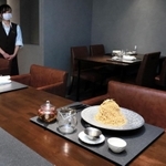 「くり松」神戸本店の店内（撮影・斎藤雅志）