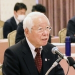 全国知事会で発言する井戸敏三知事＝２７日午前、大阪市内