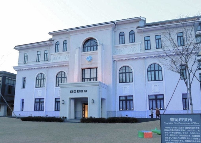 豊岡市役所＝豊岡市中央町