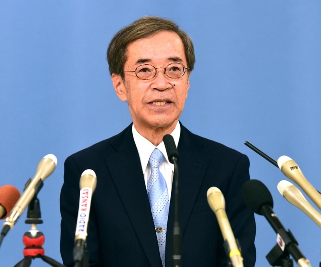 神戸新聞next 総合 兵庫県知事選 金沢副知事の立候補表明会見を生中継