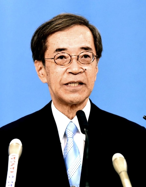 兵庫県知事選への立候補を表明し、会見で思いを語る金沢和夫氏＝２４日午後４時半、兵庫県庁（撮影・秋山亮太）