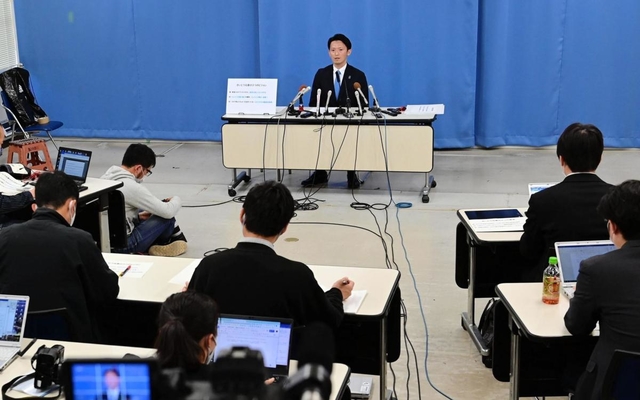 ７月１日告示の兵庫県知事選に立候補表明する前大阪府財政課長の斎藤元彦氏＝３１日午後、神戸市中央区下山手通５、兵庫県庁（撮影・中西幸大）