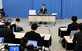 ７月１日告示の兵庫県知事選に立候補表明する前大阪府財政課長の斎藤元彦氏＝３１日午後、神戸市中央区下山手通５、兵庫県庁（撮影・中西幸大）