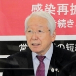 飲食店の時短営業継続の方針を示唆した井戸敏三知事＝３日午後、兵庫県庁