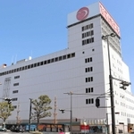 ４月に解体が始まるヤマトヤシキ旧姫路店。播磨のシンボルとしても親しまれた＝１８日午後、姫路市二階町