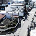 再開発事業の中断状態が続くＪＲ芦屋駅南地区の周辺＝１８日、兵庫県芦屋市船戸町から