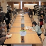 最終的な蔵書数は約７万冊。児童書や専門書も充実している＝２４日午前、神戸市須磨区、大丸須磨店（撮影・吉田敦史）