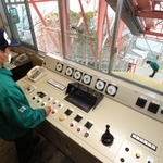 自動化された制御装置で運転が再開された須磨浦ロープウェイ＝２５日午前、神戸市須磨区（撮影・小林良多）