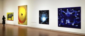 闘牛をモチーフにした絵画が並ぶ会場＝大阪市北区、国立国際美術館（無断転載禁止）