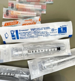 女性が勤める病院に配布されていた５回接種用の注射器（提供写真）