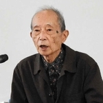 講演する高島俊男さん＝姫路市本町