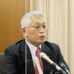 兵庫県知事選に立候補しない意向を明らかにした泉房穂明石市長＝６日午前１１時７分、明石市役所