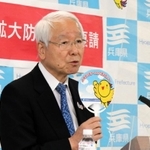 新型コロナの感染拡大で、県民への注意を呼び掛ける兵庫県の井戸敏三知事＝９日午後、神戸市中央区、県庁