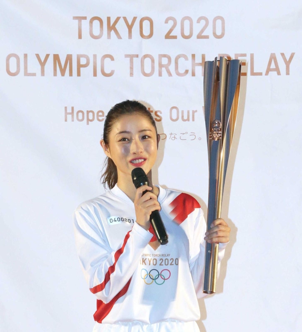 神戸新聞next 総合 聖火リレーいよいよ兵庫に 姫路城では トーチキス ２３ ２４日