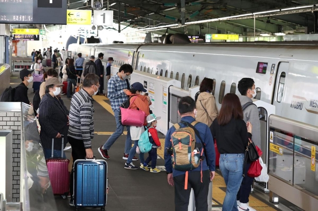 神戸新聞next 総合 ｇｗ５連休の初日 帰省客にはためらいも 緊急事態宣言下のｊｒ新神戸駅