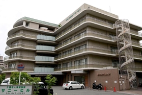 大規模なクラスターが発生した介護老人保健施設「サニーヒル」＝神戸市長田区大日丘町３