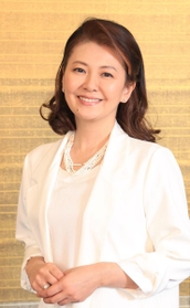 「阪急神戸線の車窓から見る阪神間の景色が今も懐かしく、眺めていると落ち着く」と話す南野陽子＝大阪市内（撮影・吉田敦史）