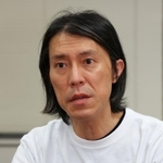 介護現場の現状を語る伊藤竹彦さん＝神戸市中央区東川崎町１（撮影・鈴木雅之）