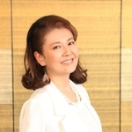 「阪急神戸線の車窓から見る阪神間の景色が今も懐かしく、眺めていると落ち着く」と話す南野陽子＝大阪市内（撮影・吉田敦史）