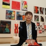 再開した展覧会の会場で語るコシノヒロコさん＝１２日午後、兵庫県立美術館（撮影・長嶺麻子）