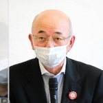 部落差別動画の削除について説明する酒井隆明市長＝３１日午後、丹波篠山市北新町、同市役所