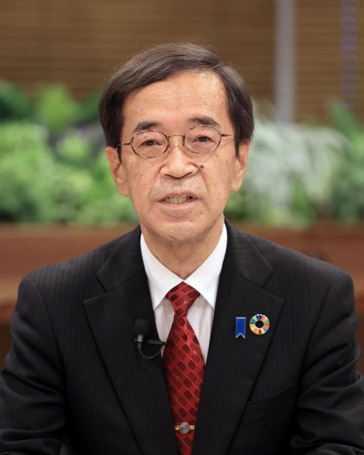 金沢和夫氏＝１３日夜、神戸市中央区磯上通４、１２０ワークプレイス神戸（撮影・小林良多）
