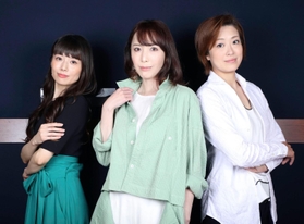 朗読劇「島守の塔」に出演する（左から）舞羽美海さん、貴城けいさん、北翔海莉さん＝東京都内