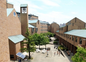 神戸松蔭女子学院大学＝神戸市灘区篠原伯母野山町１