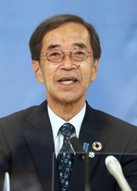 井戸県政から「大切にすべきことは継承する」と強調する金沢和夫氏＝神戸市中央区