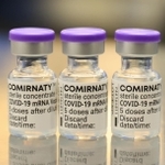 新型コロナウイルスのワクチン＝神戸市中央区港島南町２、市立医療センター中央市民病院（資料写真）