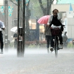 近年は突然のゲリラ豪雨による水害も増えている＝２０１９年６月、神戸市中央区