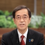 金沢和夫氏＝１３日夜、神戸市中央区磯上通４、１２０ワークプレイス神戸（撮影・小林良多）