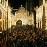 大勢の来場者でにぎわった神戸ルミナリエの会場＝２０１９年１２月６日、神戸市中央区