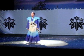 武士として生きていく決意を語る蔵之介＝梅田・シアタードラマシティ