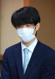 第３局へ向けて意気込みを語る藤井聡太王位＝２０日午後３時５１分、神戸市北区有馬町、有馬温泉の旅館「中の坊瑞苑」（撮影・吉田敦史）