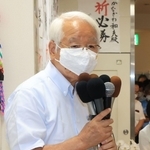 金沢和夫氏の敗戦で考えを述べる井戸敏三知事＝１８日午後８時２７分、神戸市中央区元町通１（撮影・鈴木雅之）