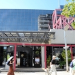 新規事業に向けた市の調査により、演劇ホールとしての存続に懸念の声が上がっているアイホール＝伊丹市伊丹２