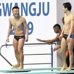 ６度目の五輪へ闘志を燃やす寺内健（左）。「慣れることなんてない。五輪は怖い、と知っていることが強み」＝２０１９年７月、韓国・光州