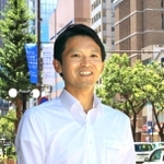 初当選から一夜明けてインタビューに応じた斎藤元彦氏＝７月１９日、神戸市中央区（撮影・小林良多）