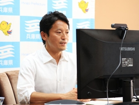 全国知事会にオンラインで初参加し、新型コロナ対策について発言する斎藤元彦知事＝１日午後、神戸市中央区中山手通５（撮影・吉田敦史）