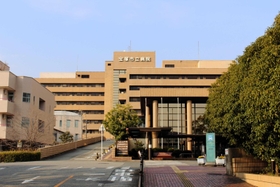 宝塚市立病院＝宝塚市小浜４