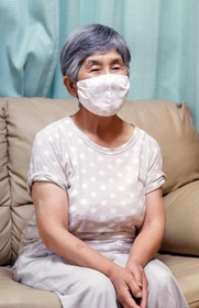 戦争体験を語る池島佳子さん＝神戸市長田区