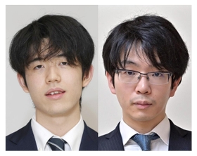 藤井聡太王位（左）と挑戦者の豊島将之竜王