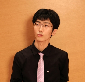 松方ホール音楽賞のピアノ部門で奨励賞に選ばれた沢田蒼梧さん＝神戸新聞松方ホール（撮影・吉田敦史）