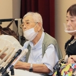 判決への怒りをあらわにする原告の（左から）小林喜美子さん、夫の宝二さん、鈴木由美さん＝３日午後、神戸市中央区橘通１、兵庫県弁護士会館（撮影・吉田敦史）