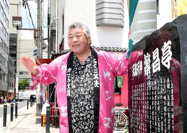「師匠が大恩人」と語る桂文福さん＝大阪市北区