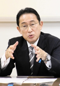 地方創生などをテーマに地方紙の質問に答えた岸田文雄前政調会長＝国会記者会館（撮影・今福寛子）